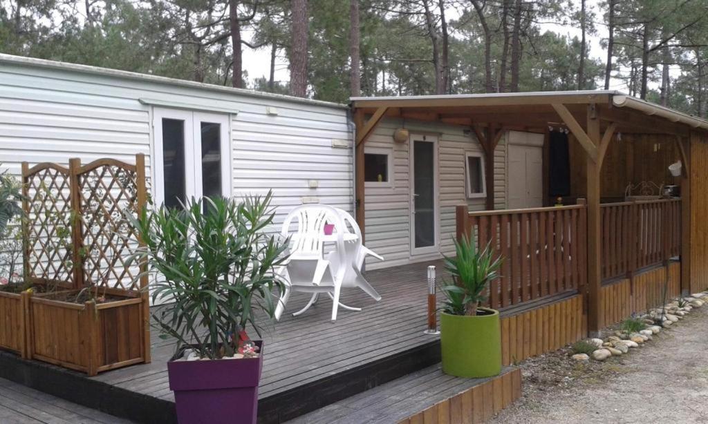 Bureaux Appartements Lesparre Medoc Exterior photo